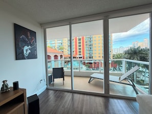 Interior - The Artful Oasis at Sunny Isles - Winter Escape (Sunny Isles Beach)
