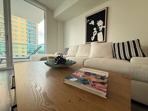 TV - The Artful Oasis at Sunny Isles - Winter Escape (Sunny Isles Beach)