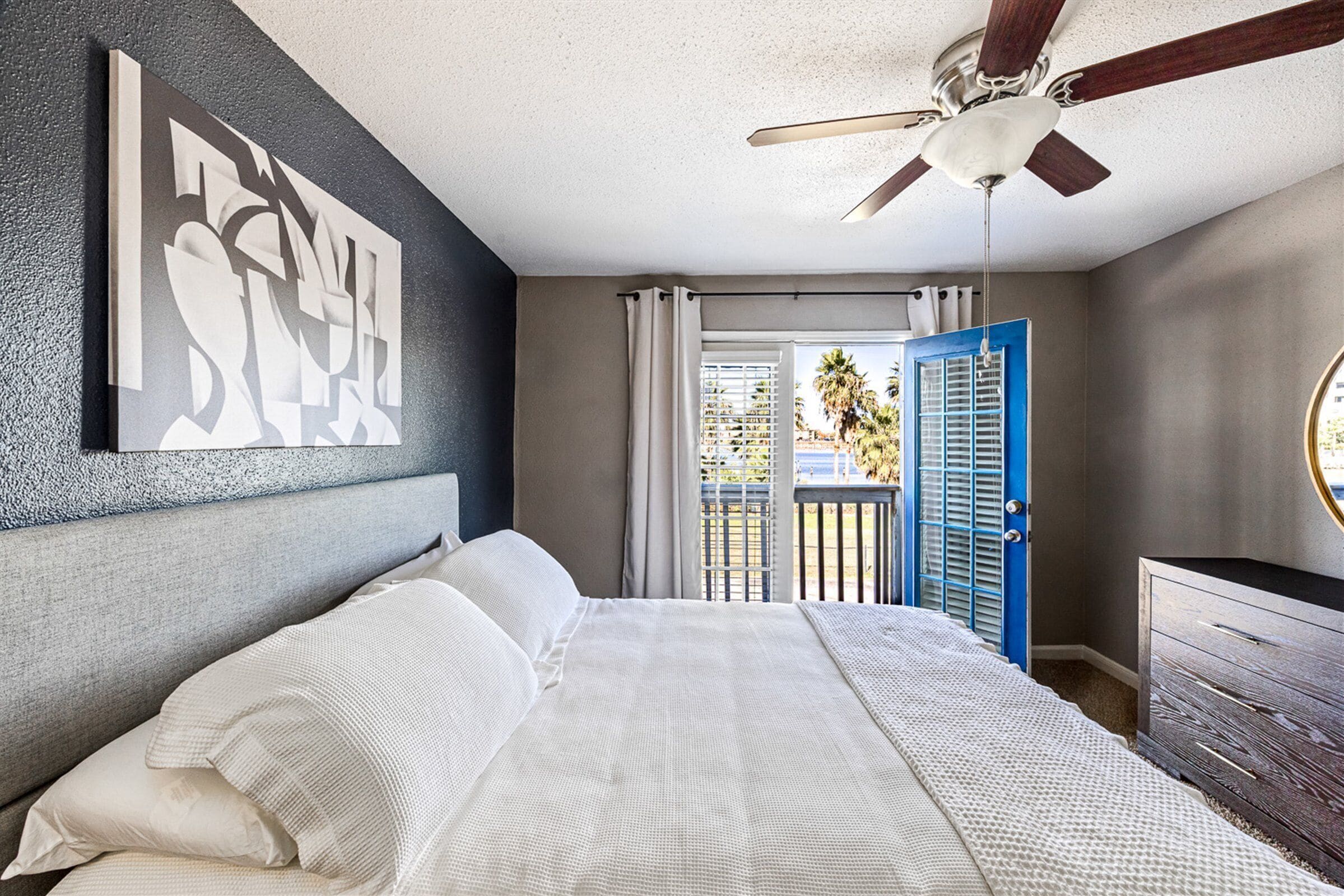 2 bedrooms, iron/ironing board, travel cot, free WiFi
