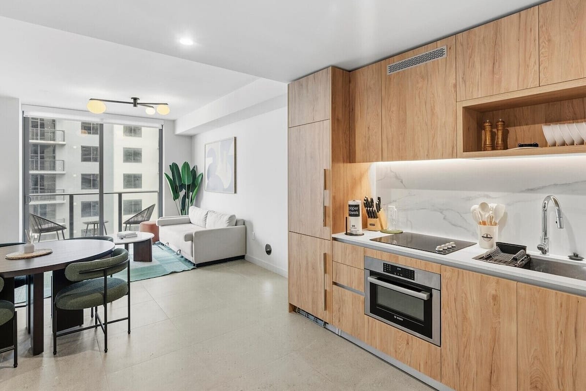 Appartement Confort | Cuisine privée | Réfrigérateur, plaque de cuisson, grille-pain, blender