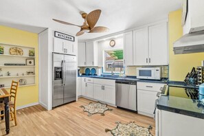 Fridge, microwave, oven, stovetop - Nonna`s Beach House! Steps to Redington Beach! (Redington Beach)