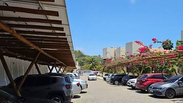 Ubetjent parkering (inkludert)