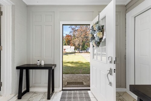 Spacious 4-bedroom house in nice Montgomery with AC