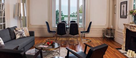 Télévision, chaîne hi-fi