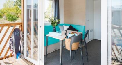 Beach Lodge With Lake View in Ravels