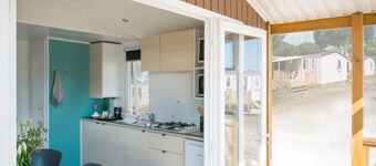 Beach Lodge With Lake View in Ravels