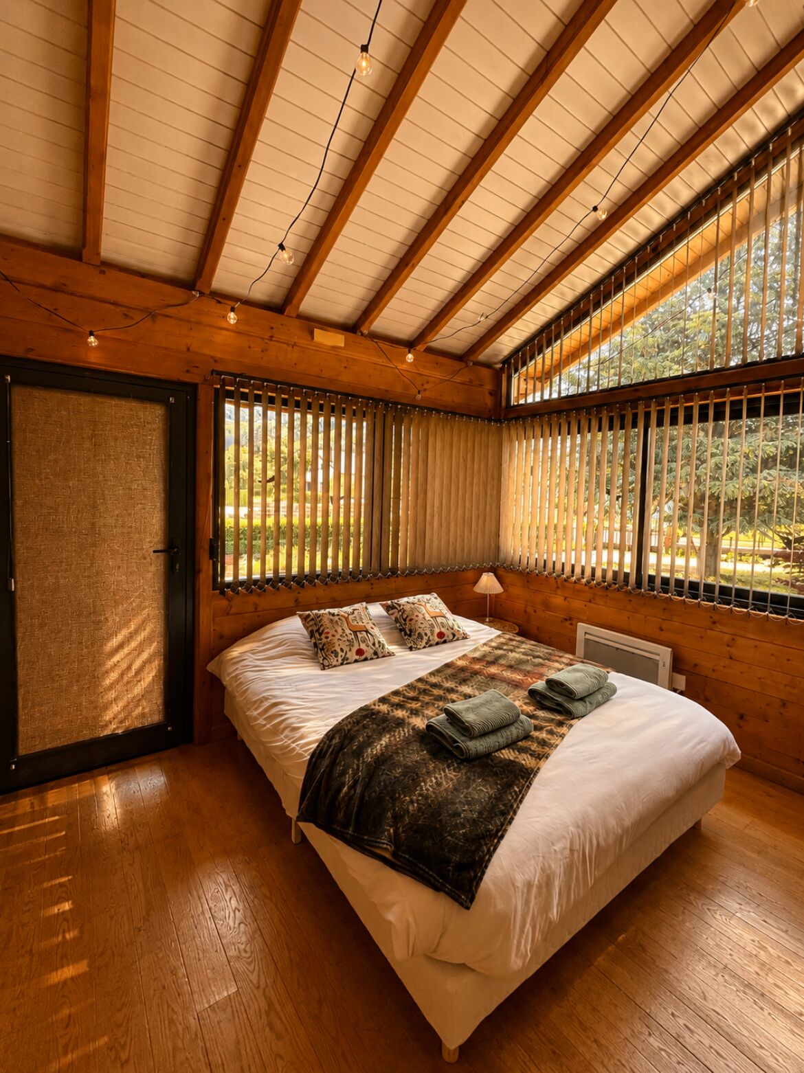 5 chambres, fer et planche à repasser, lit parapluie, Wi-Fi gratuit