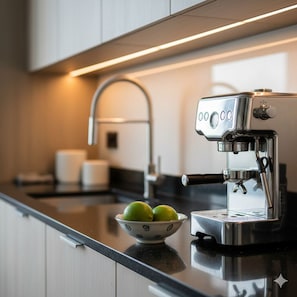 Business Studio Suite | Private kitchen - Unicentro Rooms Inn by Saint Michel (Bogotà)