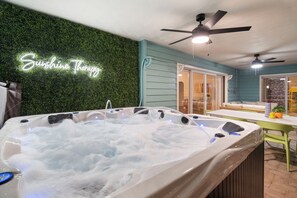 Interior - Sleeps 20! Pickleball, Heated Pool, Hot Tub & Games Retreat! Near Beaches (Bradenton)