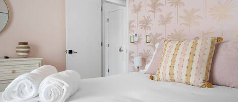 5 soverom, strykejern/-brett, wi-fi og sengetøy