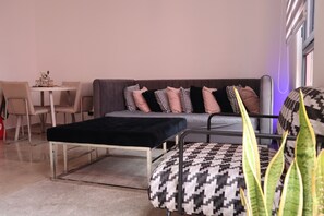 Una Smart TV, libros
