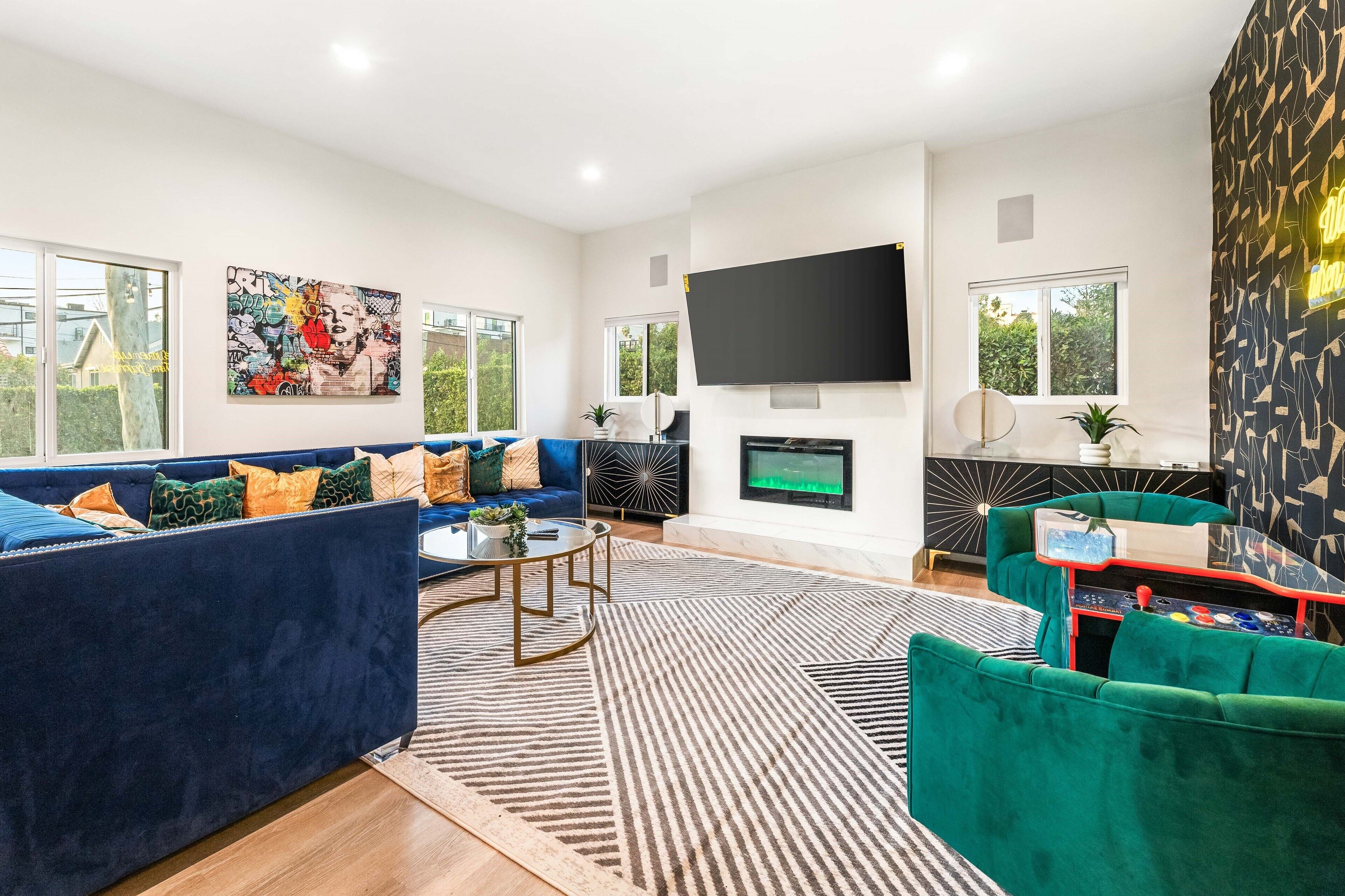 TV, fireplace