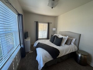 4 bedrooms, iron/ironing board, WiFi, bed sheets - Spacious 4-bedroom, 5 bed house in heart of Denver (Denver)