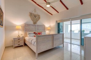 3 bedrooms, desk, iron/ironing board, free WiFi - Playacar Home with Pool - Golf, Beach & 5th Avenue (Playa del Carmen)
