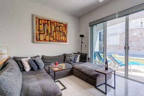Smart TV, DVD player, offices - Playacar 2 Home with Pool, Golf, Beach, 5th Avenue (Playa del Carmen)