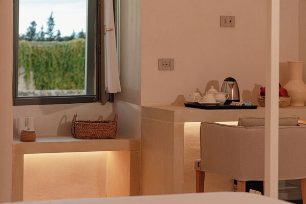 Luxury Suite, Garden View | In-room safe, desk, blackout drapes, soundproofing - Masseria Eirene (Lecce)