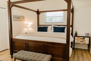 3 bedrooms, iron/ironing board, WiFi, bed sheets - Modern Heroes Home-Family friendly-Game Room-Columbus GA (Columbus)