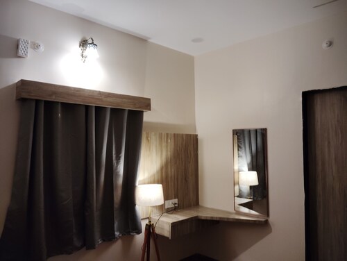 Ideal for family trips, Ellora Caves & temple visits,peaceful weekend getaways.