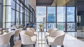 Apartment, 1 Bedroom, Balcony, Garden View | Lounge