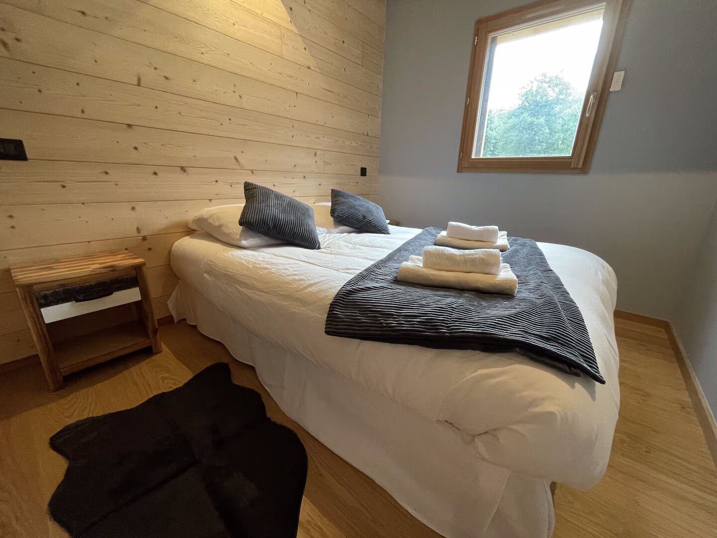 6 chambres, fer et planche à repasser, lit parapluie, Wi-Fi gratuit