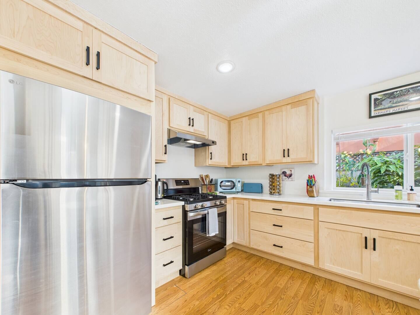 雪櫃、微波爐、焗爐、爐具