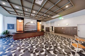 Lobby - Sleek Miami Condo | Rooftop Pool & Gym | City Views (Miami)