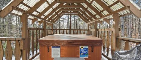 Tina de hidromasaje al aire libre