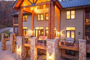 Terrace/patio - The Pinnacle Ridge Lodge (Nelson County)