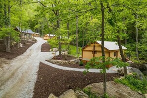 Property grounds - Tye River - Luxury Glamping in VA (Nelson County)