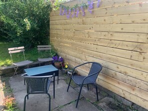 Terrace/patio - Edinburgh Holiday Home with Free Parking 5min to Edinburgh Waverly. (Musselburgh)