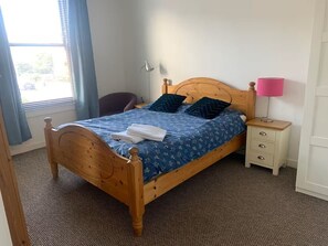 2 soverom, strykejern/-brett, wi-fi og sengetøy