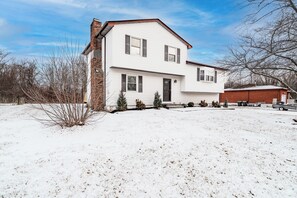 Exterior - 4 Bd Paradise Gorgeous Design Close to All! (New Windsor)