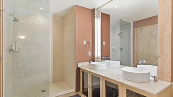 Shower, towels, shampoo