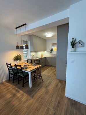 Dining - Delightful 3-bedroom house in charming Poprad for your getaway (Poprad)