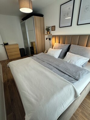 Strygejern/strygebræt, Wi-Fi, sengetøj