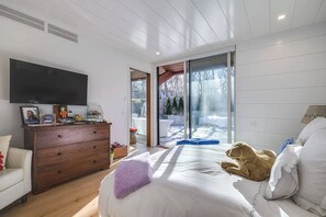 Silitysrauta/-lauta, Wi-Fi, vuodevaatteet