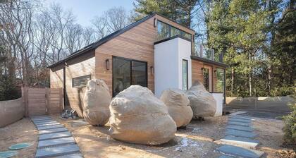 East Hampton Oasis: Indulge in Unrivaled Luxury Steps from the Sand