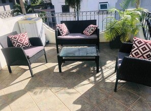 Terrace/patio - Perfect Modern Holiday Home for 7 in Flic En Flac (Flic en Flac)