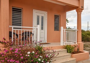 Exterior detail - Perfect 2-bedroom apartment with AC in charming The Farrington (The Valley)
