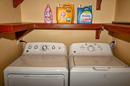 Perfect 2-bedroom apartment with AC in charming The Farrington