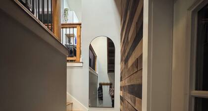 Contemporary Countryside Home, Minutes to Concord