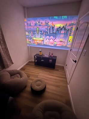 Interior - 2 bedroom stylish home with entertainment Room and in prime Houston location (Houston)