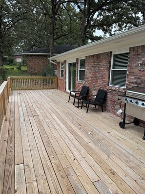 Terrace/patio - Home away from home. 4 bedrooms and 3 full bathrooms and fenced in backyard (North Little Rock)