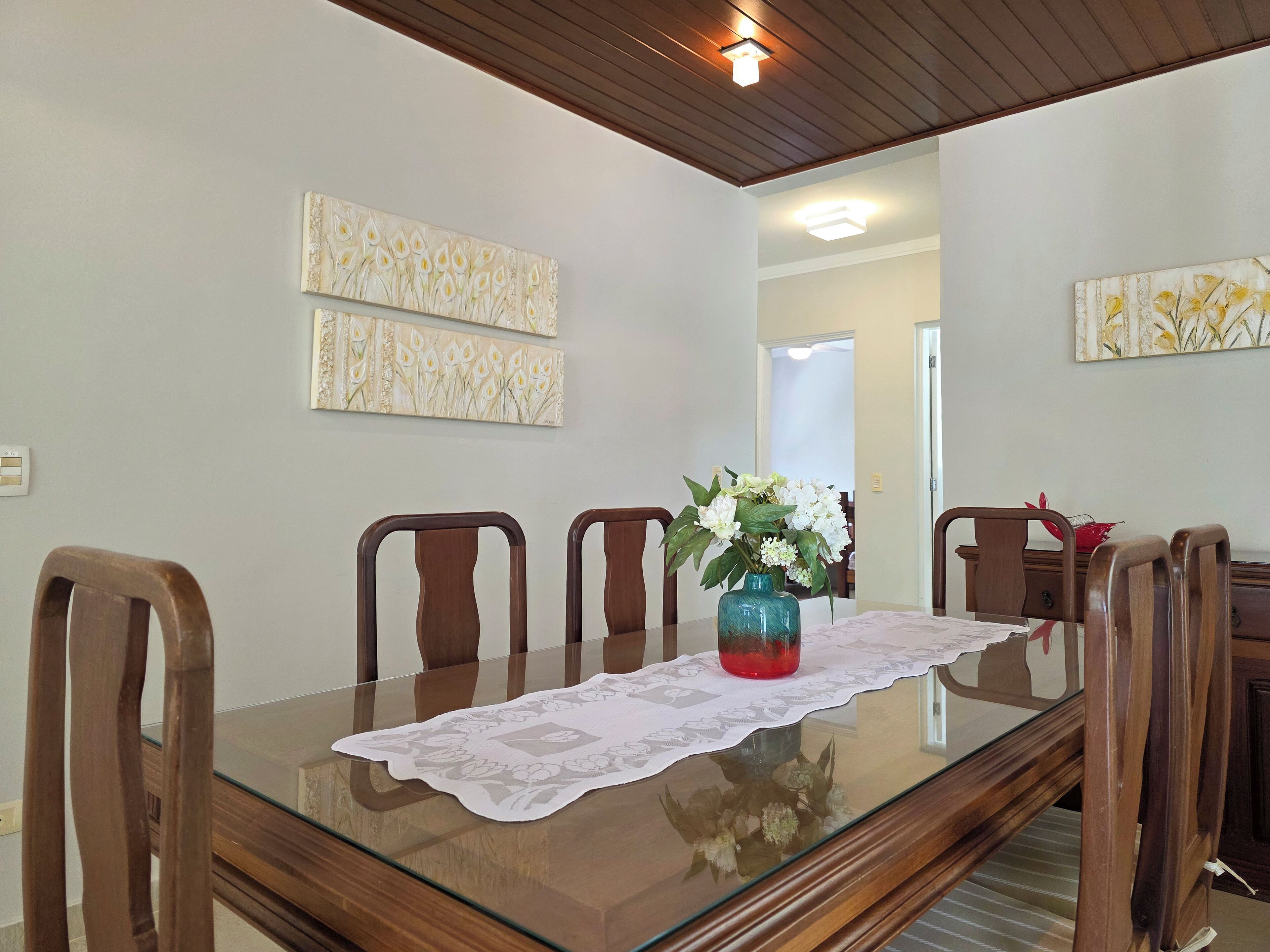 Casa conforto, várias camas, piscina particular | Sala de estar