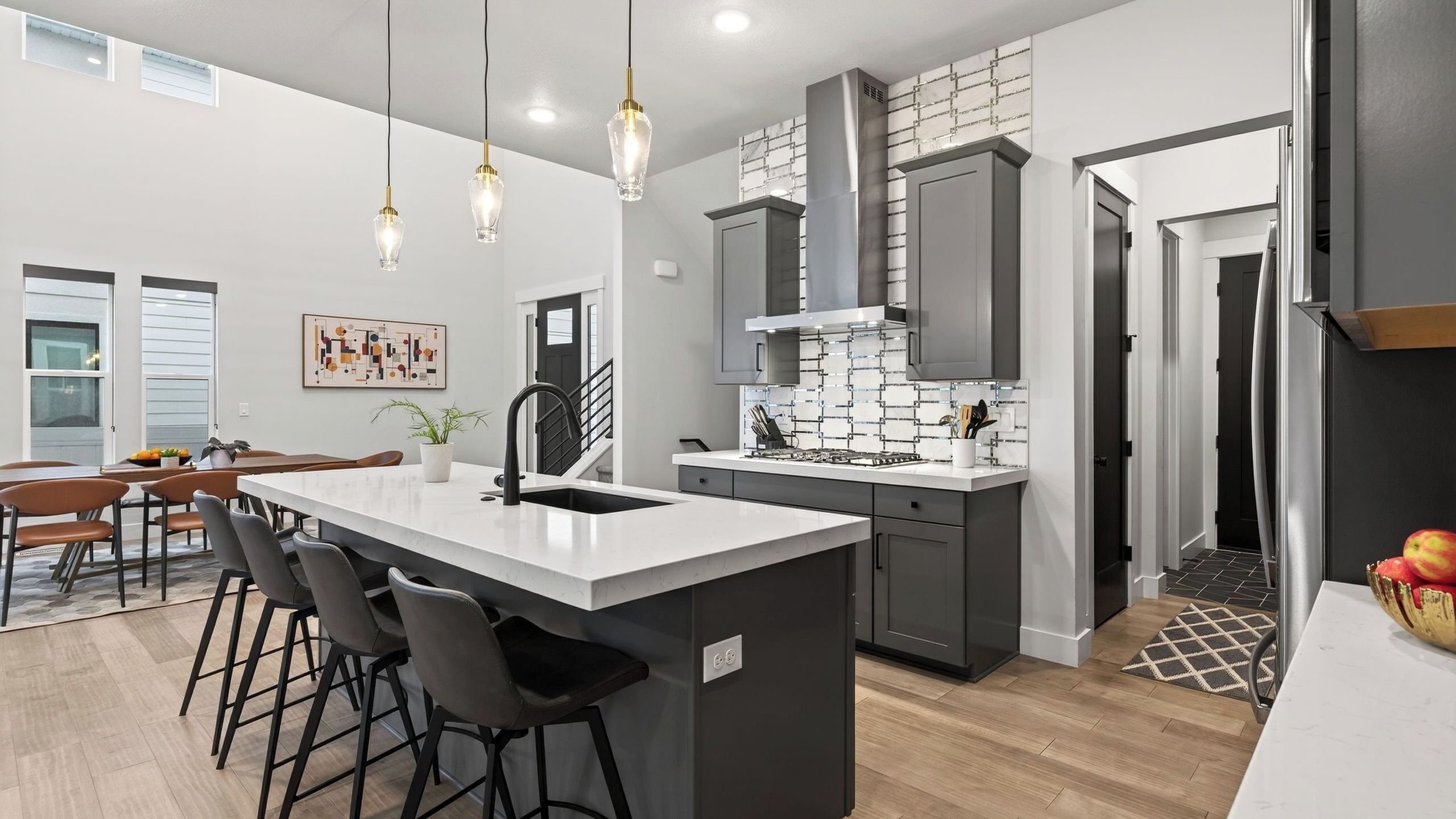 House (5 Bedrooms) | Interior