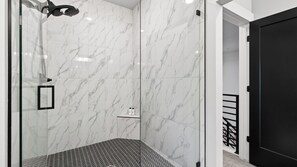 Rumah (5 Bedrooms) | Interior