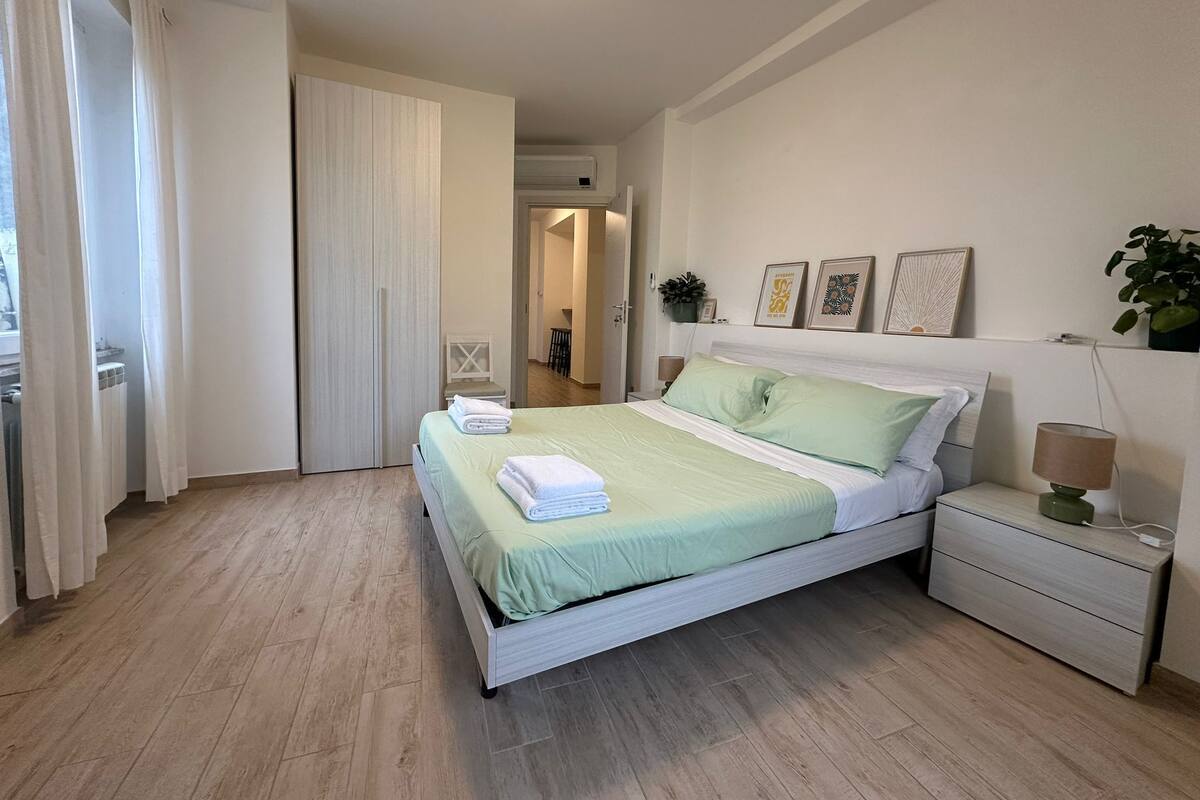 Luxury-Zimmer, 1 Queen-Bett, Nichtraucher, Seeblick | Kostenloses WLAN, Bettwäsche