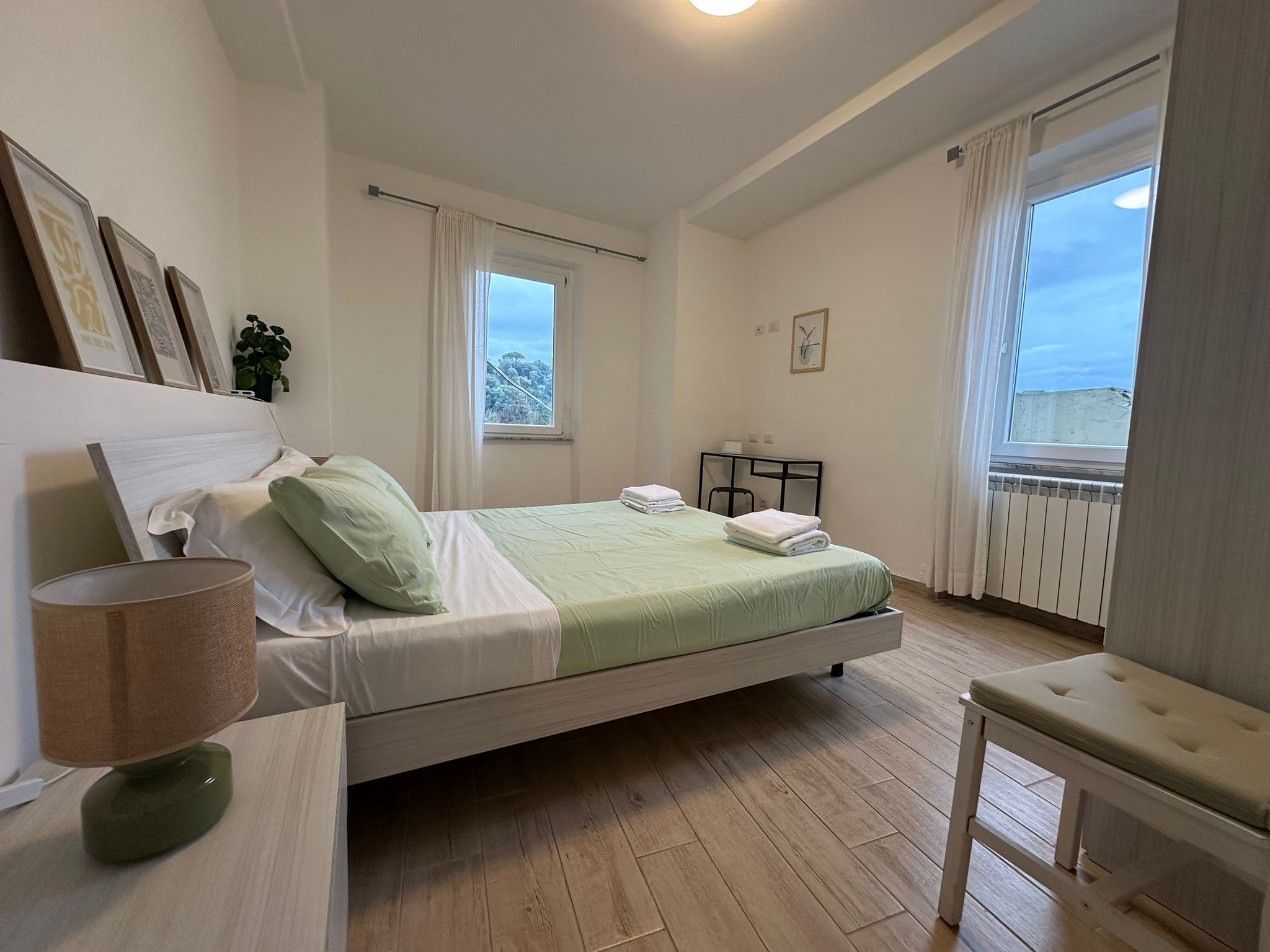 Free WiFi, bed sheets