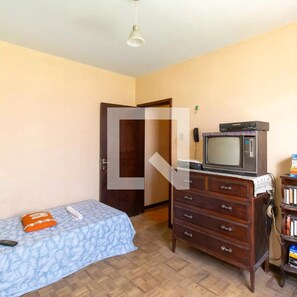 Ferros/tábuas de passar roupa, Wi-Fi, roupa de cama