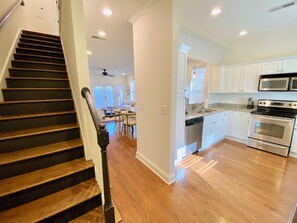 Interior - Reedy River Retreat - Walk to Everything Downtown (Greenville)